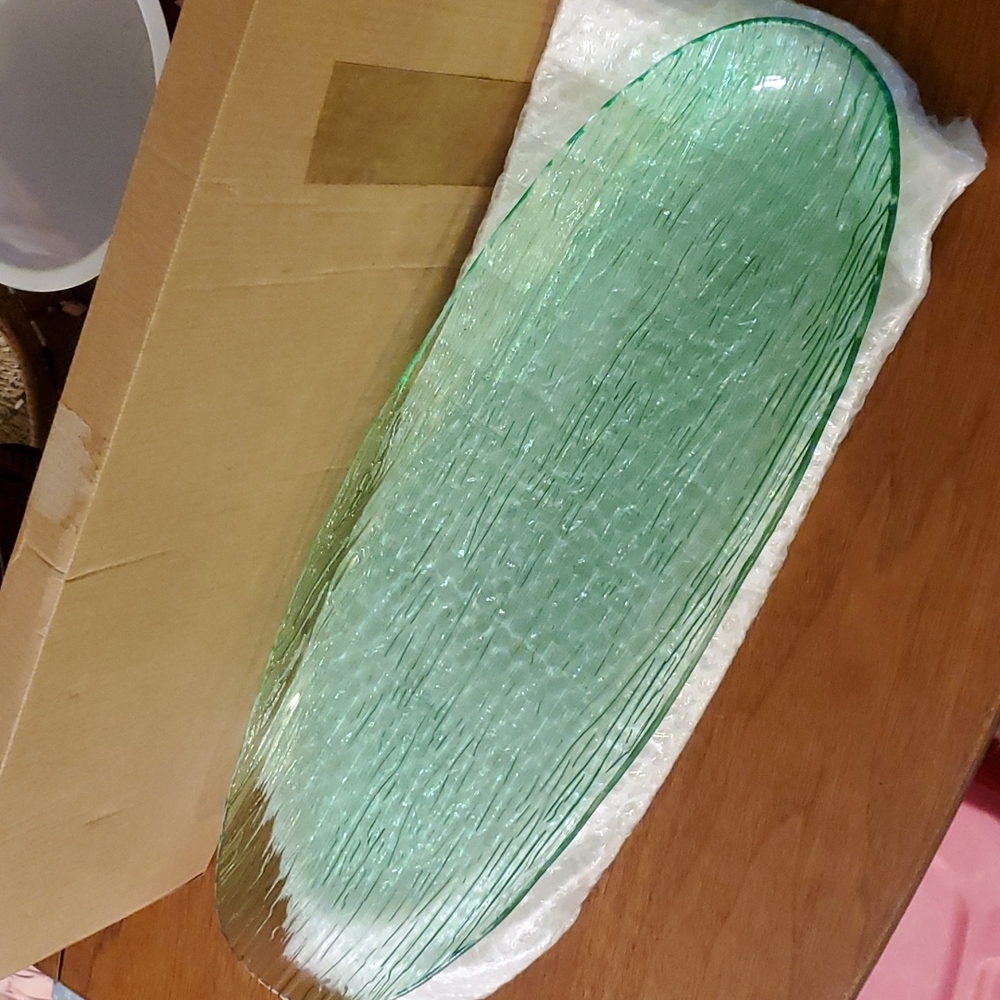 Long Oval Glass Plater